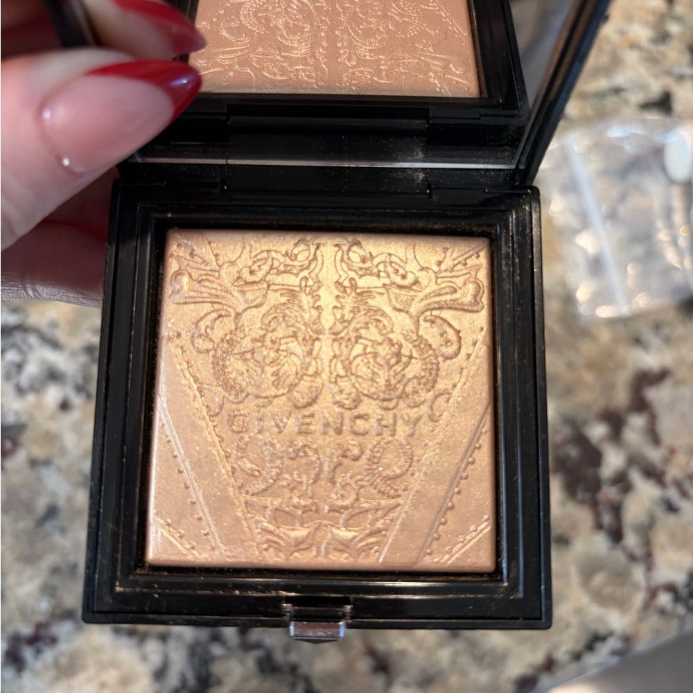 Makeup lot- Everything in original box - Picture 7 of 14